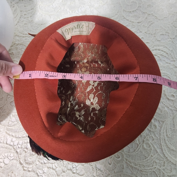 Vintage 1950s Myrtle Of Houston Feather Tilt Hat Orange Wool Felt Pheasant - Picture 9 of 11